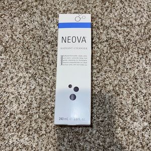 Neova Radiant Cleanser